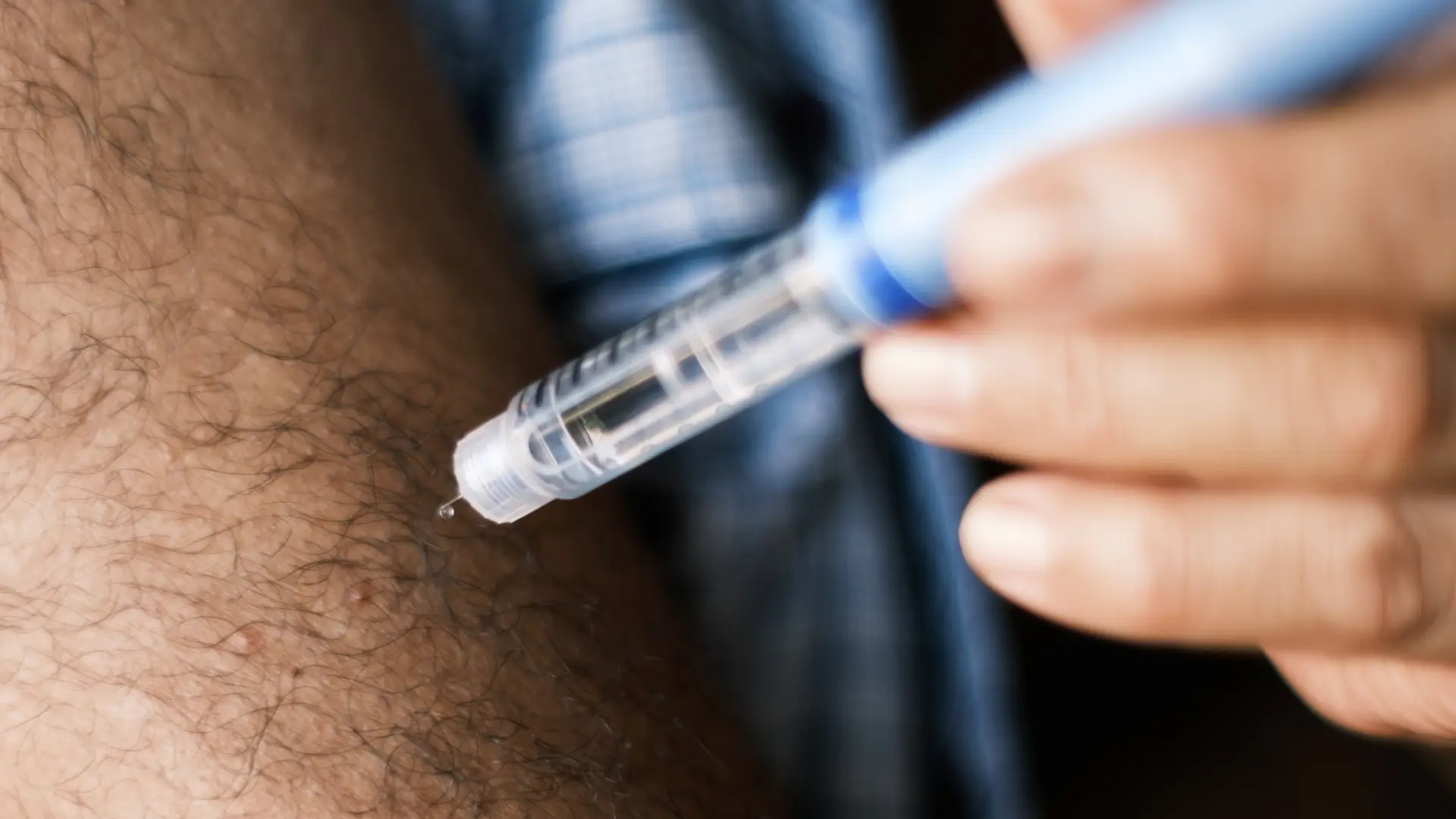 Learn how to administer Ozempic safely and effectively. This step-by-step guide covers pen setup, injection sites, storage tips, and expert advice for type 2 diabetes care.